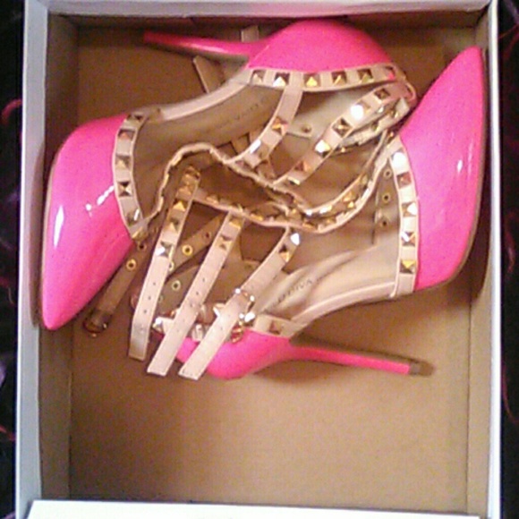 Wild Diva Shoes - New pumps